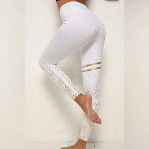 💥 New look printed white/gold leggings Medium